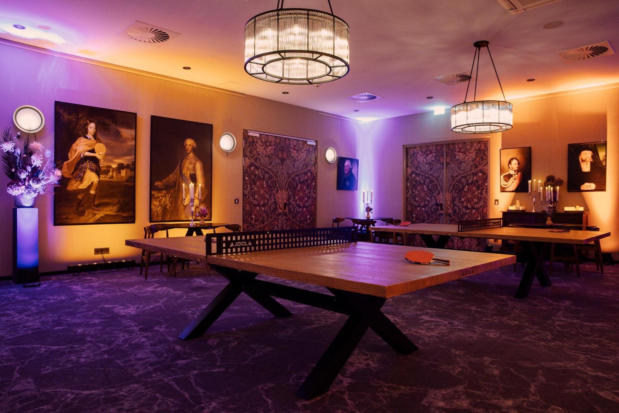 Hotel Berlin, Berlin, A Member Of Radisson Individuals Exterior photo The table tennis room at the hotel